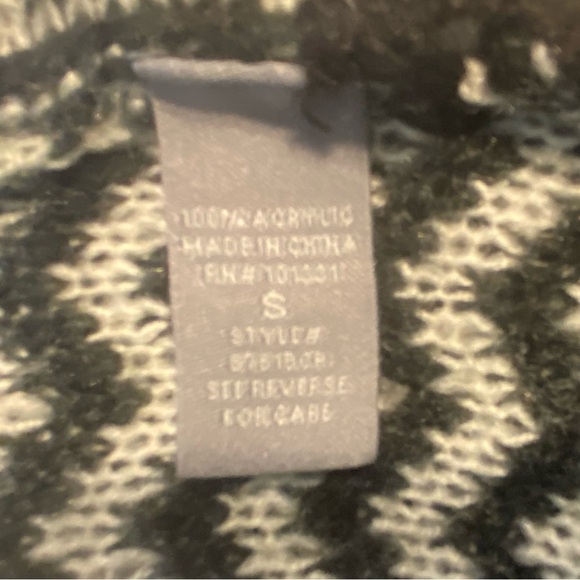 Charlotte Russe Black and White Chevron Cardigan - Picture 6 of 6